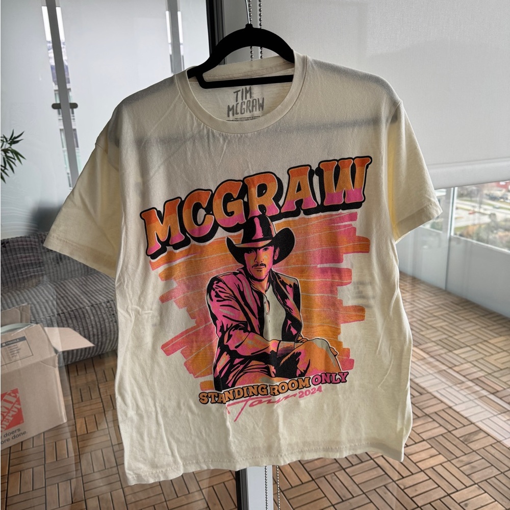 Graphic Tee Cream Tim McGraw country Tour T-Shirt